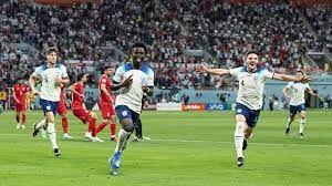 Inglaterra goleia o Irã em sua estreia na Copa