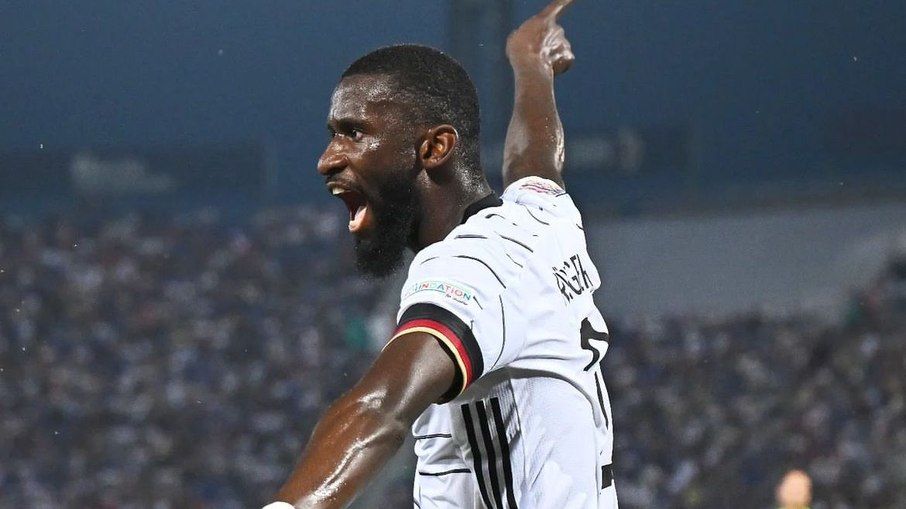 Zagueiro do Real Madrid denuncia ato racista de jogador argentino