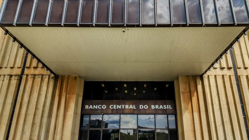 Déficit do setor público em maio foi de R$ 56 bilhões, informa BC
