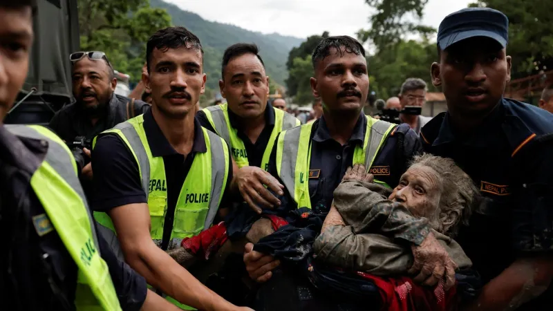 Nepal retoma operações de resgate e busca captar bilhões de dólares
