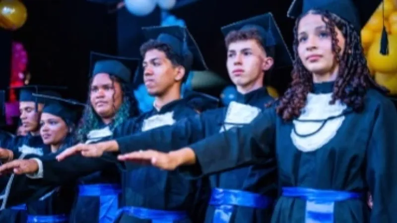 Cerca de 1.500 alunos da Semed celebram Formatura Unificada do 9º ano