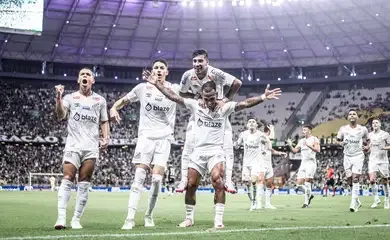 Santos derrota Ceará para assumir liderança da Série B do Brasileiro