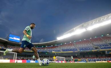 De técnico novo, seleção estreia nas Eliminatórias para a Copa de 2026