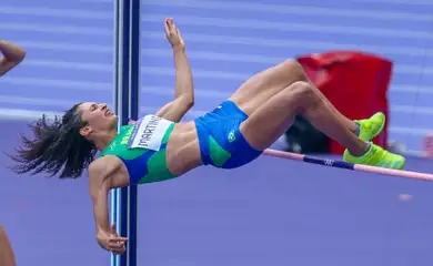 Valdileia Martins se classifica à final do salto em altura em Paris