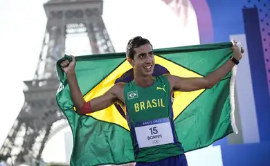Caio Bonfim fatura prata inédita para o Brasil na marcha atlética