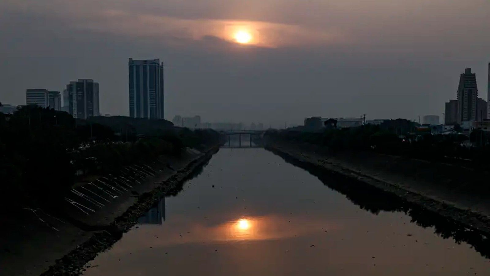 São Paulo amanhece pela terceira vez com a pior qualidade do ar entre as grandes cidades do mundo