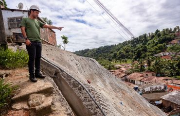 Vice-prefeito e titular da Seminfra visita obras na encosta da Marquês de Abrantes