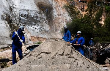 Obras de contenção em encostas chegam à reta final em dois pontos