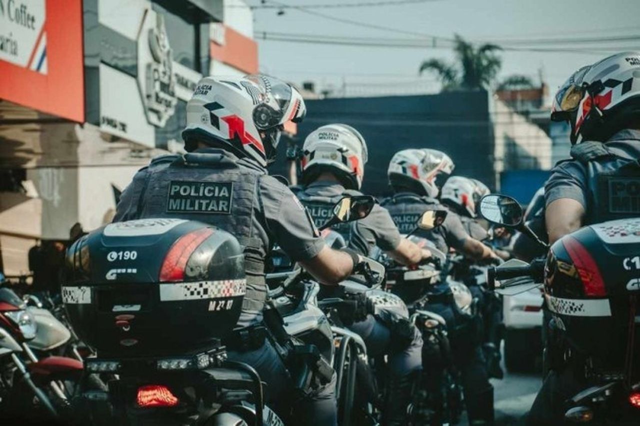 Policiais são presos acusados de estupro durante o carnaval