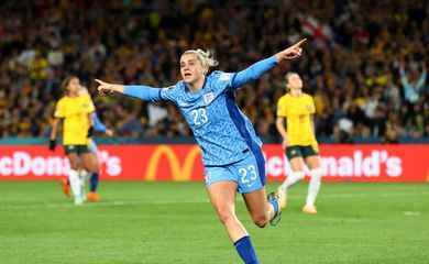 Inglaterra supera Austrália e decide Copa do Mundo contra Espanha