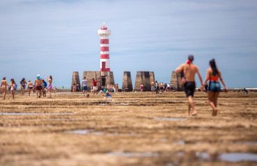 JHC comemora resultados do turismo em Maceió, a cidade mais procurada do Brasil