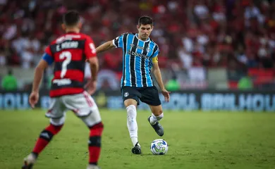 Em momentos opostos, Flamengo e Grêmio jogam em Porto Alegre