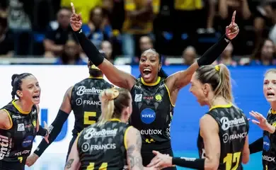 Praia Clube é tricampeão do Sul-Americano de vôlei feminino