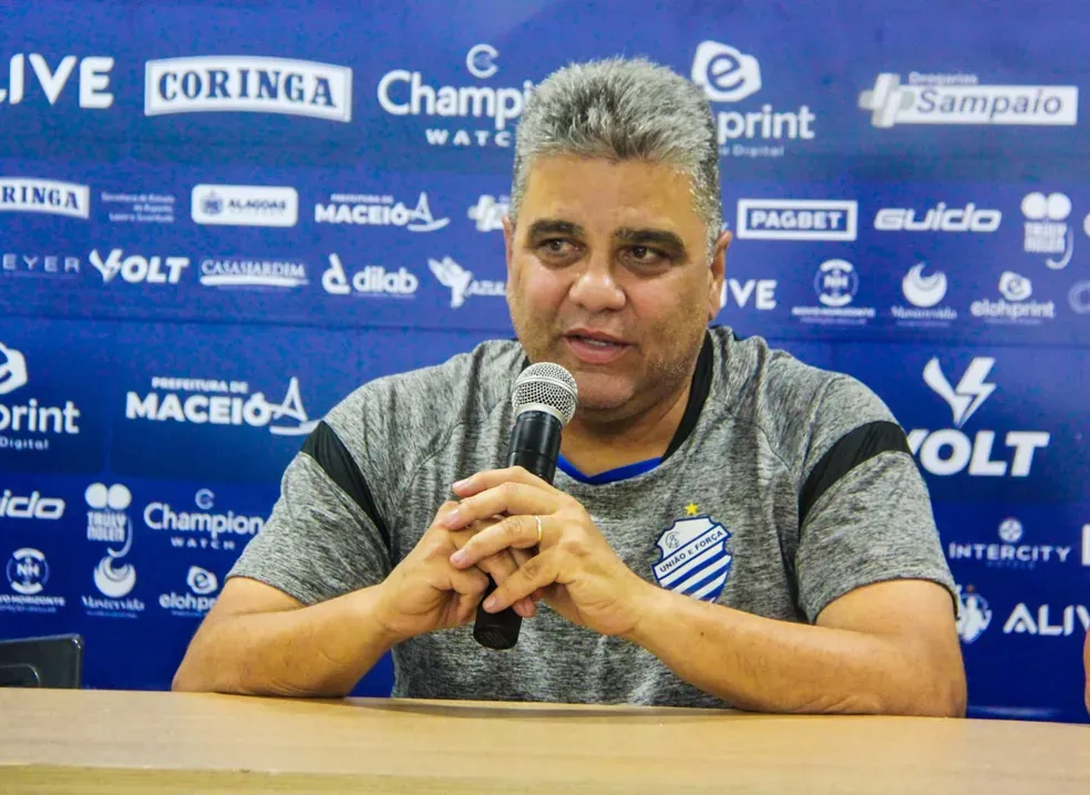 Técnico do CSA, Cabo aprova Diniz na Seleção: "Acho que vai resgatar estilos de 70 e 82"