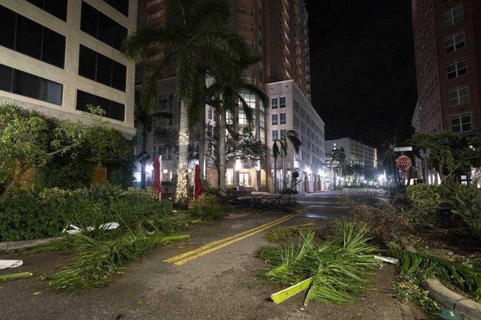 Furacão Milton provoca mortes após tocar o solo da Flórida