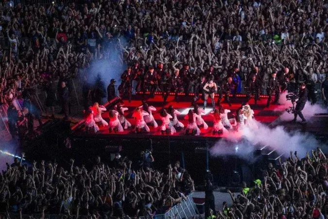 Polícia diz ter impedido atentado a bomba em show de Lady Gaga