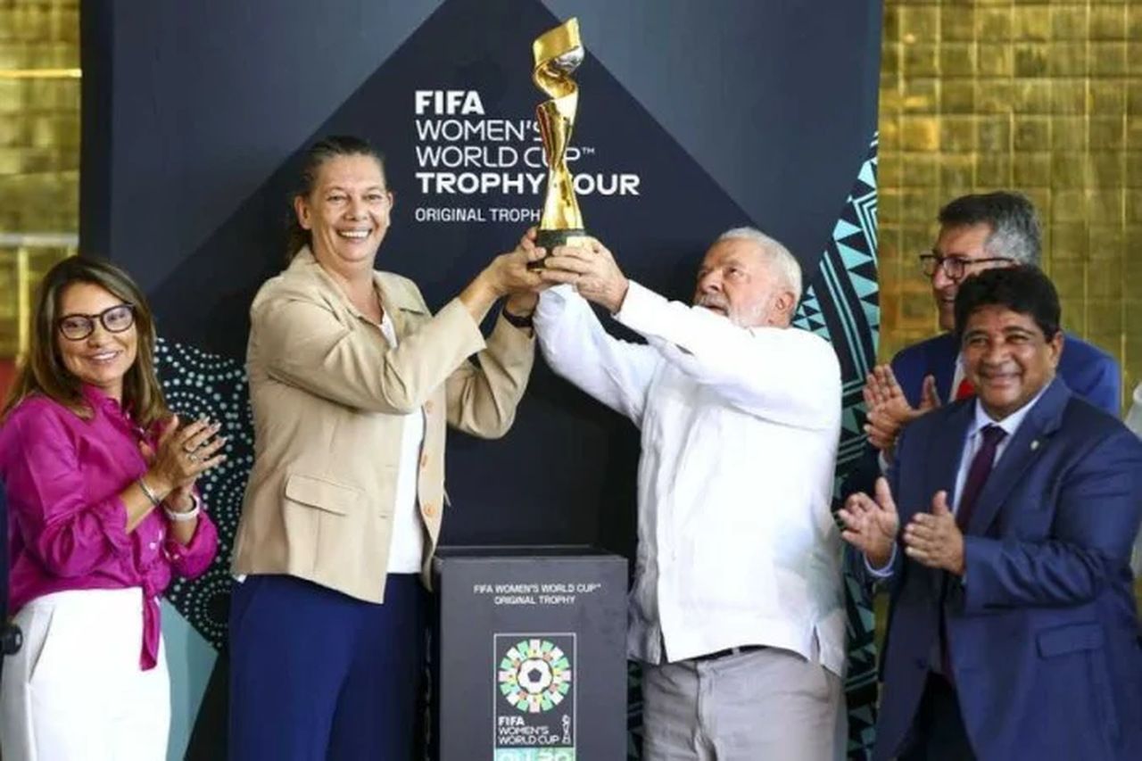 Brasil fará o que for preciso para sediar mundial feminino em 2027, diz Lula