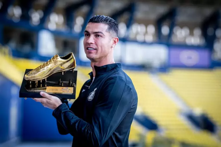 Cristiano Ronaldo diz que Vini Jr. deveria ter vencido a Bola de Ouro e lista motivos: 'Foi injusto'