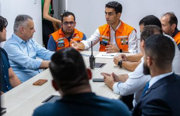 Prefeito JHC acompanha durante toda a madrugada situação de iminente colapso em Maceió
