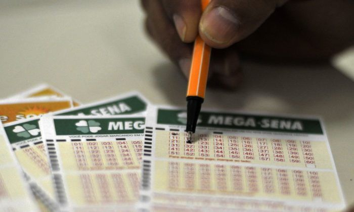 Mega-Sena acumula e pode pagar R$ 105 milhões no próximo sorteio