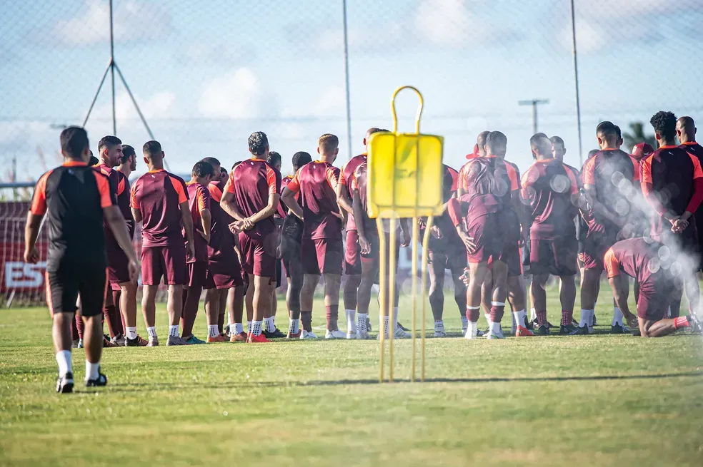 Provável escalação do CRB: João Paulo no meio-campo e dúvida na zaga