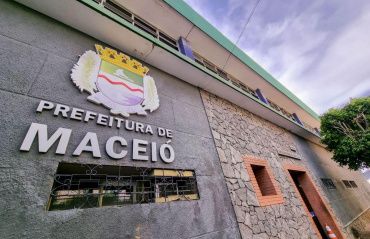 Prefeitura de Maceió decreta ponto facultativo na próxima sexta-feira (13)