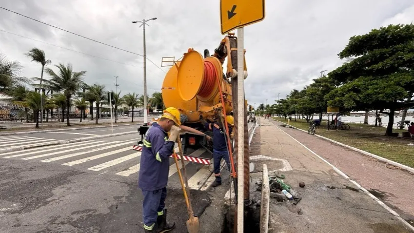Infraestrutura executa limpeza da rede de drenagem no Jaraguá e reforça ações preventivas contra alagamentos