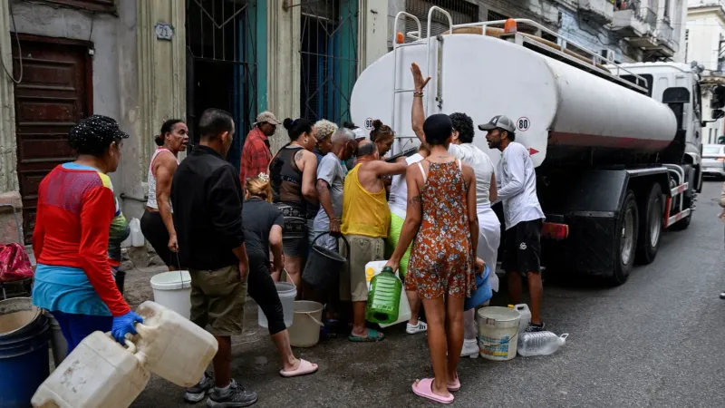 EUA oferecem US$ 100 mi a Cuba; Havana acusa Washington de crueldade