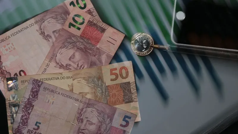 Inflação oficial recua para 3,81%, com variação de 0,7% em fevereiro