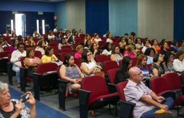 Ciclo de palestras discute importância da educação inclusiva na escola