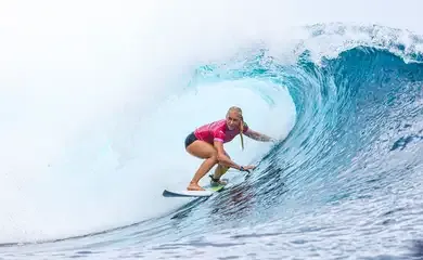 Tati Weston-Webb e Tainá Hinckel avançam às oitavas de final no Taiti