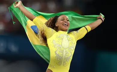 Rebeca Andrade afirma que prata em Paris é fruto de muito trabalho