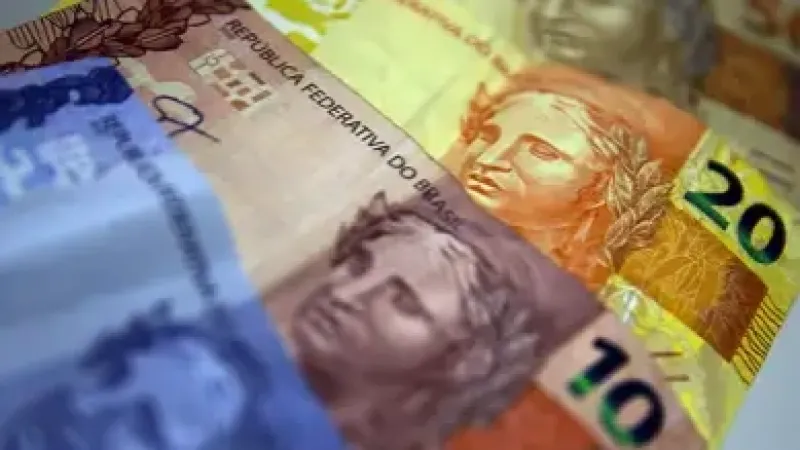 Renda domiciliar per capita chega a R$ 2.316 em 2025, diz IBGE