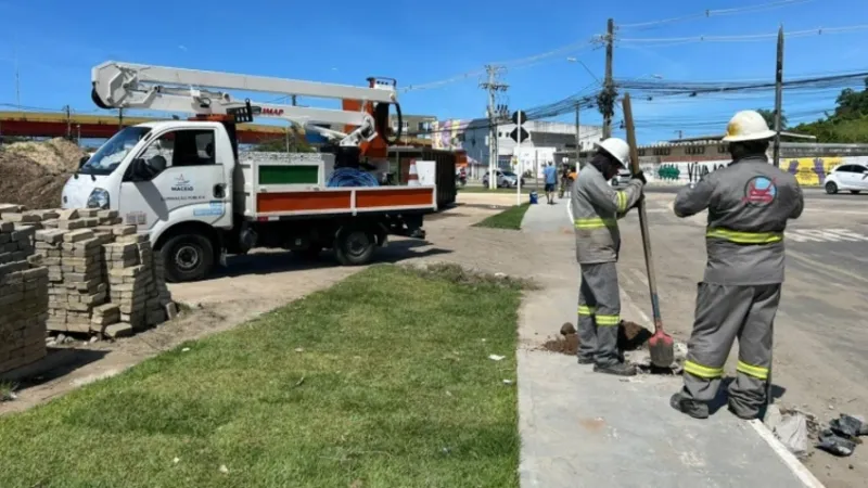 Ilumina Maceió amplia iluminação na via de acesso ao Vale do Reginaldo pela Ladeira Geraldo Melo
