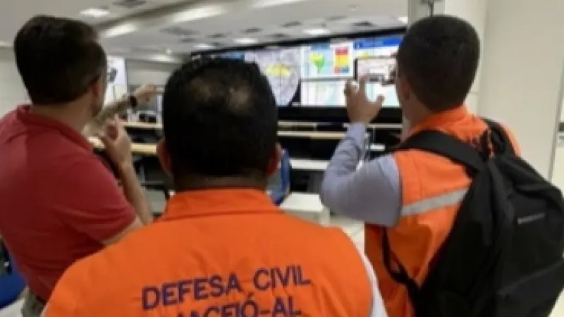 Defesa Civil de Maceió conhece novo Sistema Nacional de Alerta com notificações em Smart TVs