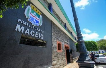 Prefeitura de Maceió paga salário de servidores nesta sexta-feira (26)