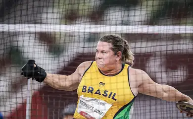Beth Gomes bate recorde mundial da prova de lançamento de disco