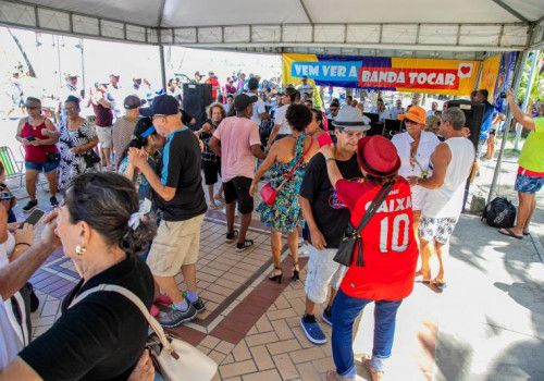 O ritmo é delas: Vem Ver a Banda Tocar realiza apresentação especial em homenagem ao Dia das Mães