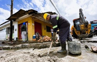 Infraestrutura reconstrói tubulação de drenagem no Tabuleiro