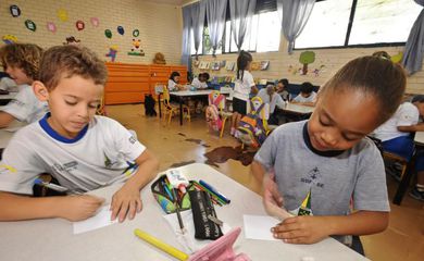 Cartilha online traz orientações preventivas contra violência escolar