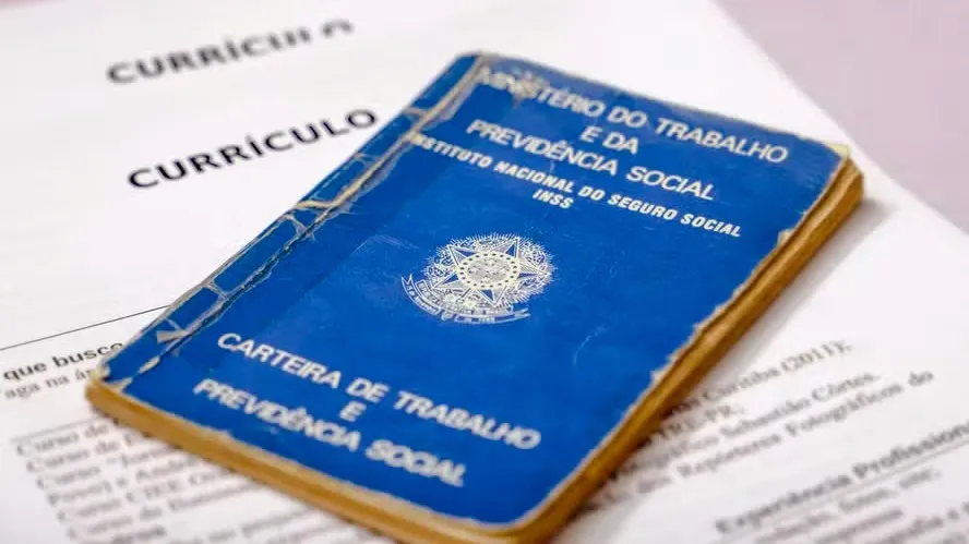 Desemprego cai para 5,6% e Brasil registra a menor taxa para o trimestre desde o início da série histórica