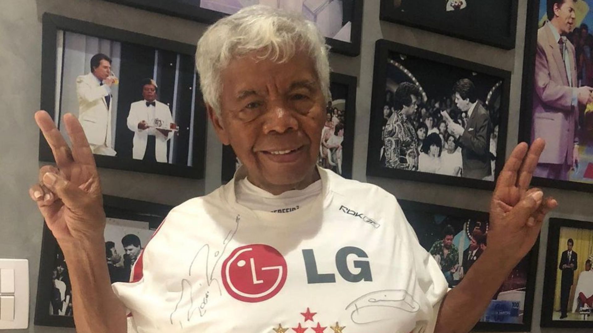 Quem é Roque, assistente de palco que ganhou casa de Silvio Santos