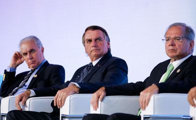 Presidente critica Petrobras e diz “lamentar” preço do diesel