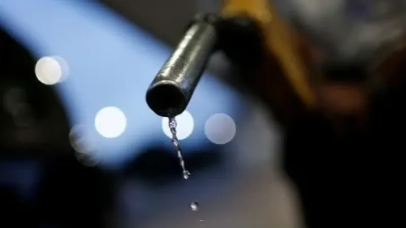 Petrobras anuncia redução de R$ 0,14 no preço da gasolina para distribuidoras