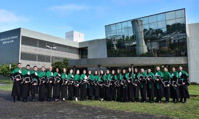Medicina Arapiraca realiza primeira colação de grau presencial do curso
