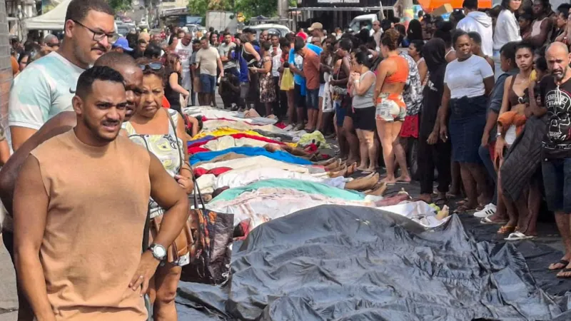 Movimentos sociais no Rio lembram vítimas da Operação Contenção