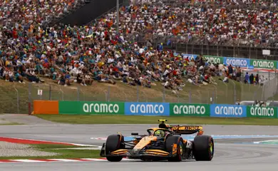 Norris leva a McLaren do medo do fogo à alegria da pole