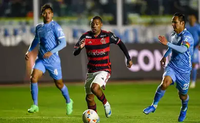Flamengo avança na Libertadores mesmo com derrota para o Bolívar