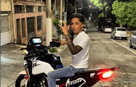 Quem é Nino Abravanel, influenciador de 18 anos foragido após acusação de assassinato