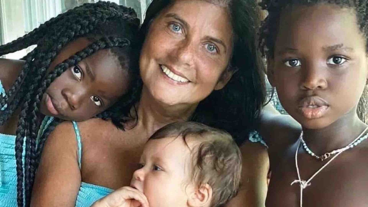Mãe de Gagliasso comenta caso de racismo contra os netos